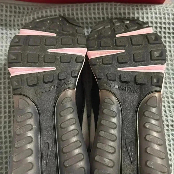 Nike Women's Air Max 2090
Lotus Pink - Picture 4 of 5